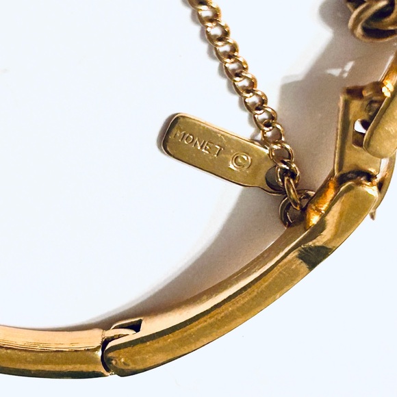 Monet Elegant Gold Women's Bracelet - Picture 5 of 5